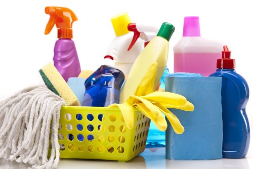 Cleaning oven racks and interior surfaces in a Croydon kitchen